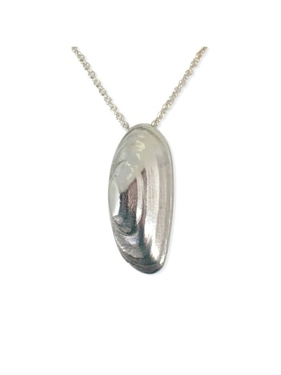 Tiffany & Co. Jewelry - Tiffany & Co 925 Shell Oyster Pendant Necklace